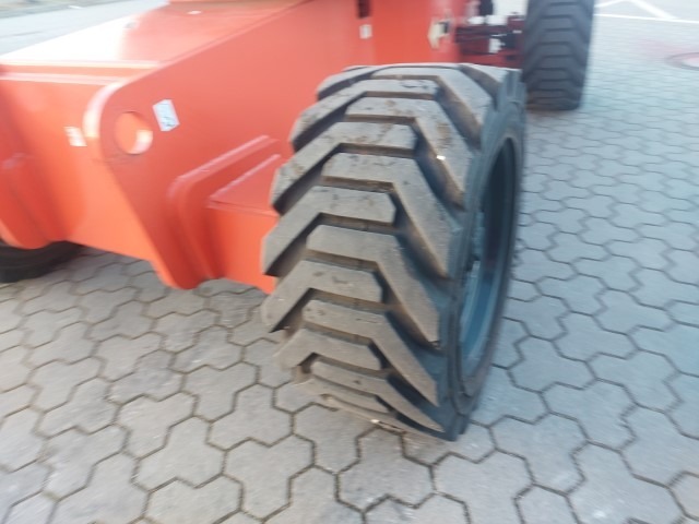 Sold - Articulated Boom Lift - View 3